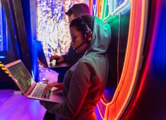 SMS In The Age Of Privacy-Centric Apps: Why It Still Matters